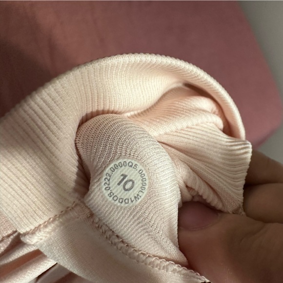 Ebb to street cropped tank strawberry milkshake - Picture 2 of 3